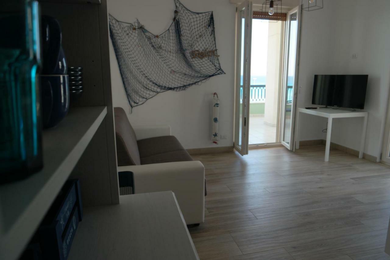 Attico Galilei Fronte Mare By Salentoville Gallipoli Extérieur photo